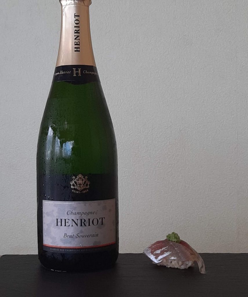 アジ×アンリオ ブリュット スーヴェラン（Henriot Brut Souverain）