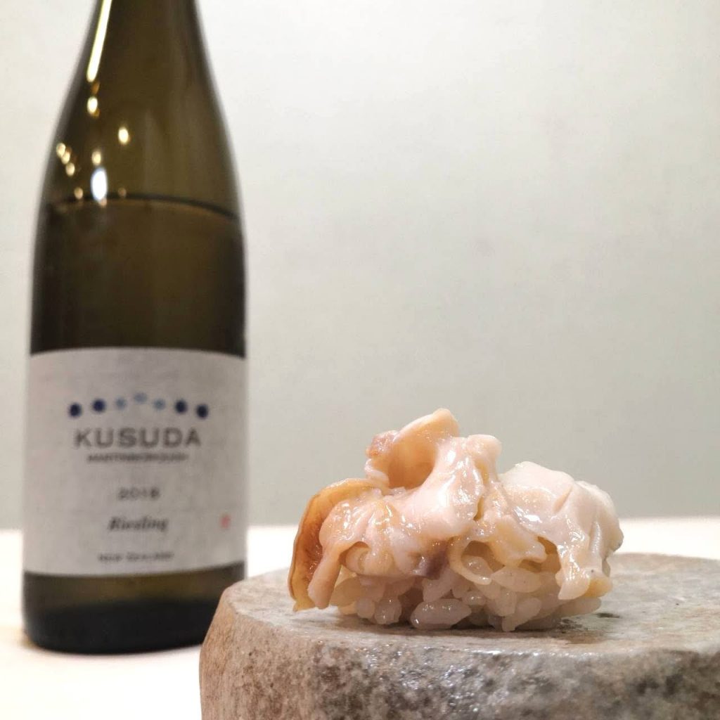 ツブ貝×クスダ リースリング 2018（Kusuda Riesling 2018）