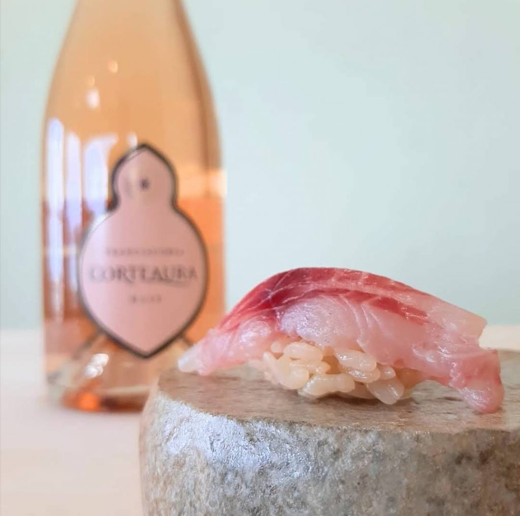 イサキ×コルテアウラ フランチャコルタ ロゼ（Corteaura Franciacorta Rosé）